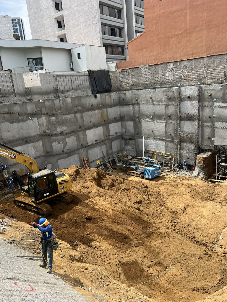 2. Muro Anclado – Silentia