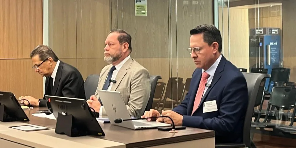 CCC expone preocupaciones técnicas, financieras y de ejecución sobre el tren rápido de pasajeros