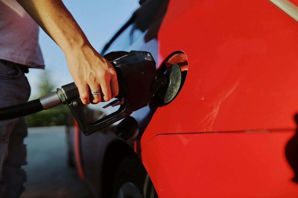 Combustibles volverían a subir de precio en mayo